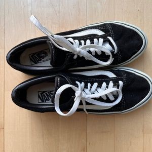 All Suede Old Skool Vans